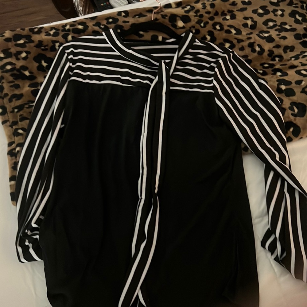 Size small sheer business top